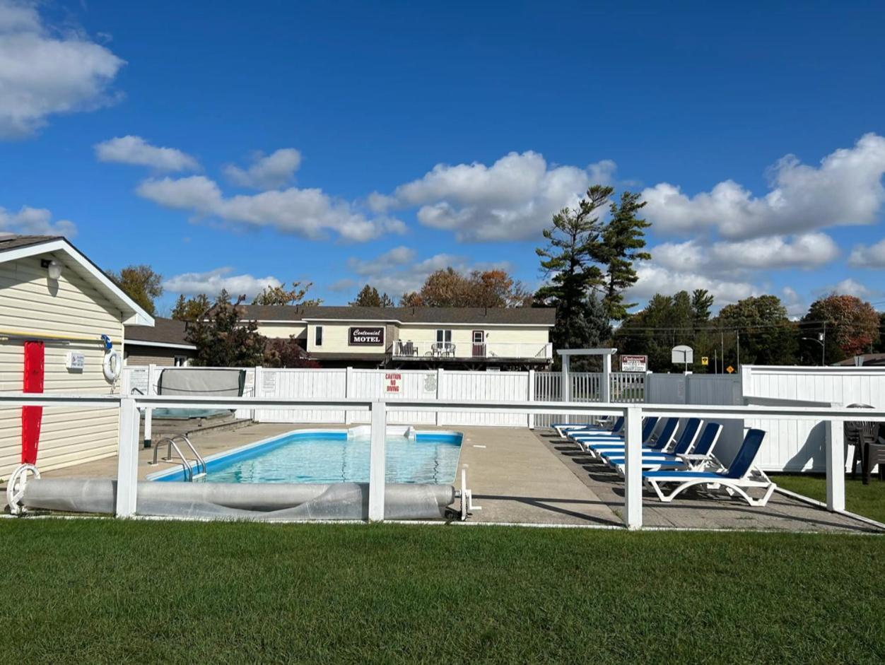 Centennial Motel Sauble Beach Eksteriør billede