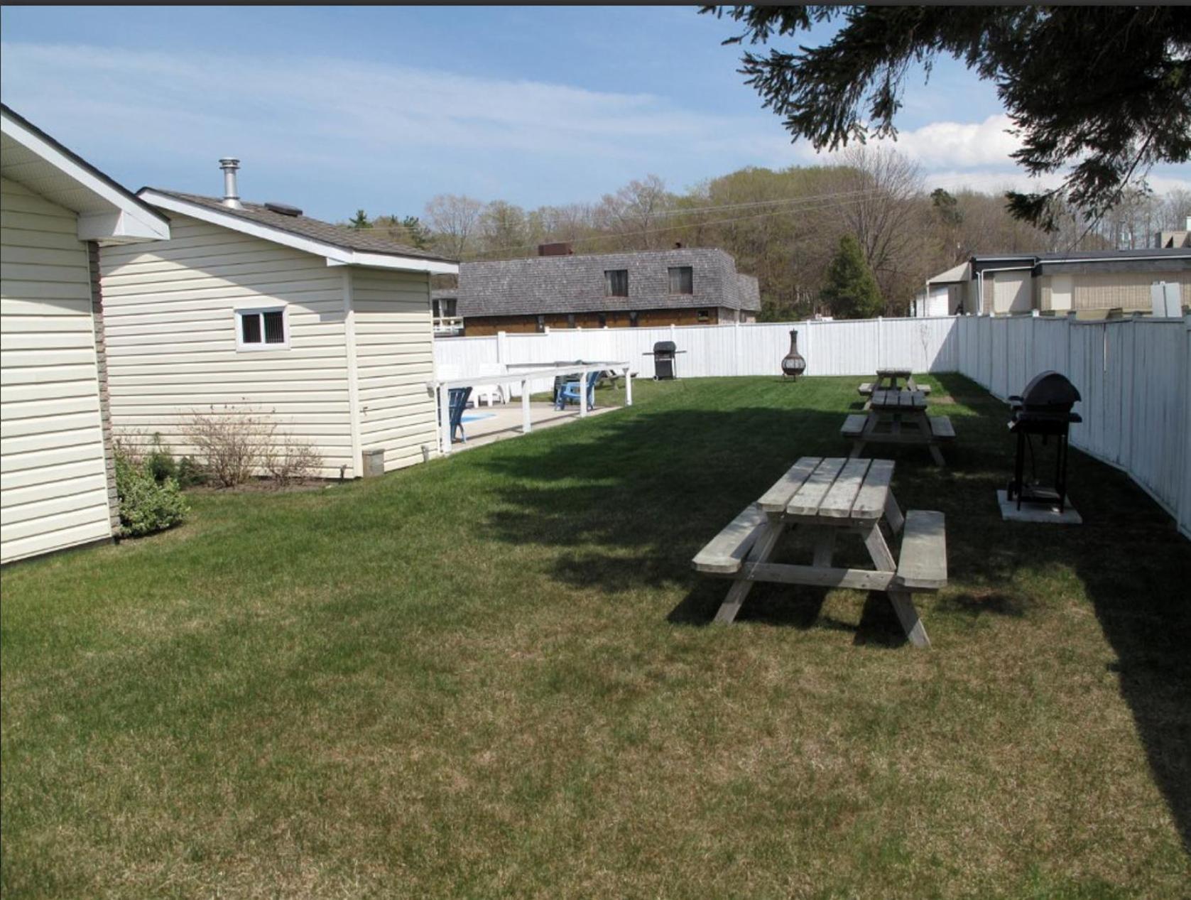 Centennial Motel Sauble Beach Eksteriør billede